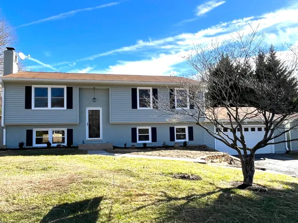 6540 Forest View Rd, Roanoke, VA 24018