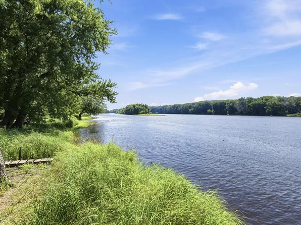 909 N Cascade St, Osceola, WI 54020