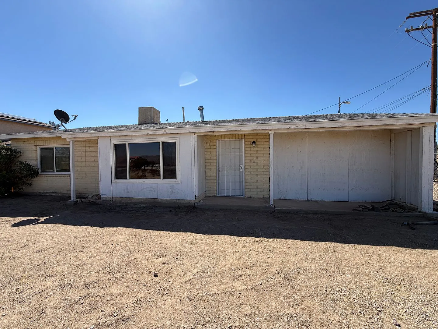 Newly Remodeled 2 Bedroom 1 Bathroom House with Beautiful View — Photo 2