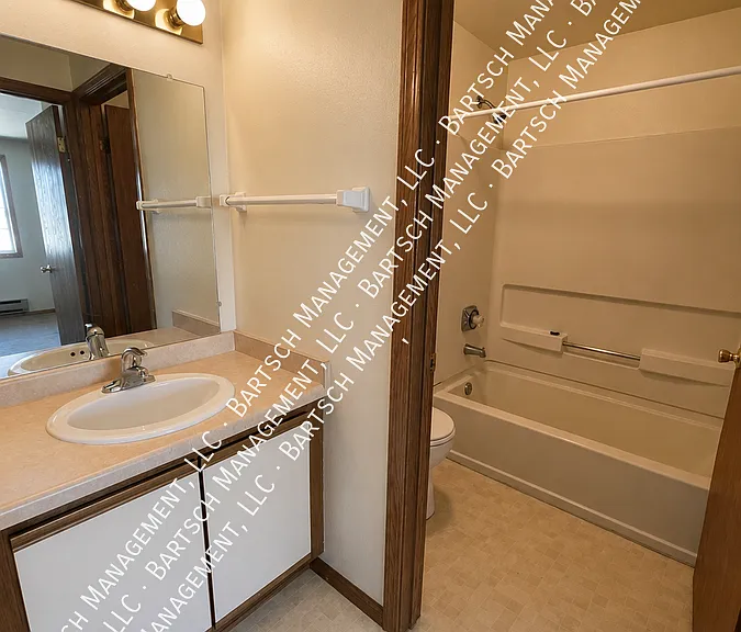 W182S8443 Racine Ave #43 — Photo 7