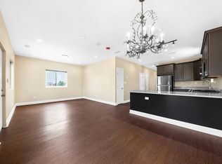5716 W 87th St #4, Burbank, IL