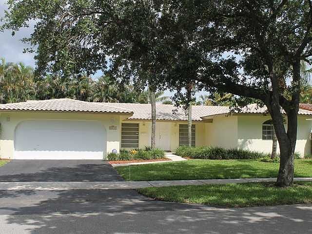 1st image of 14711 Palmetto Palm Ave