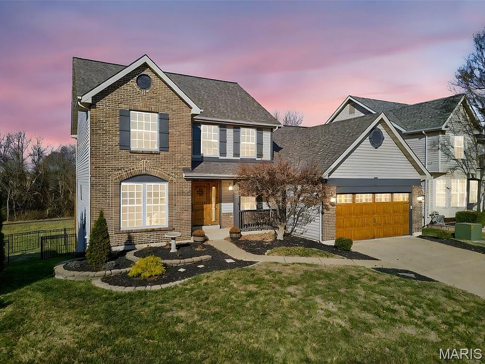 1st image of 25 Broad Brook Ct
