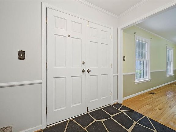 5th image of 86 Knollwood Dr