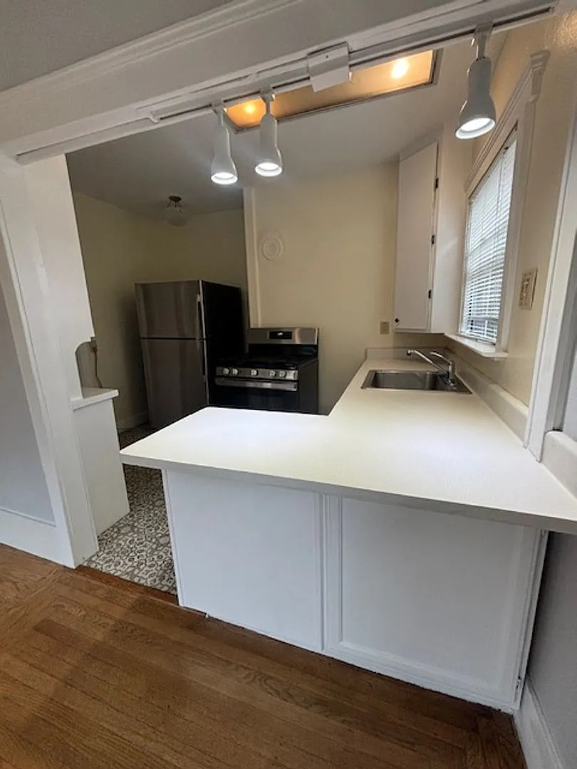 1305 Everett Avenue (Lease Only) — Photo 1