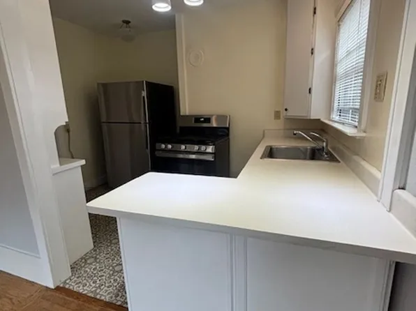 1305 Everett Ave, Oakland, CA 94602