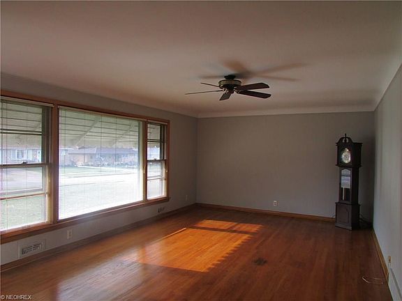 2nd image of 7580 Selwick Dr