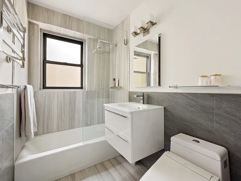132 E 35th St #9L — Photo 7