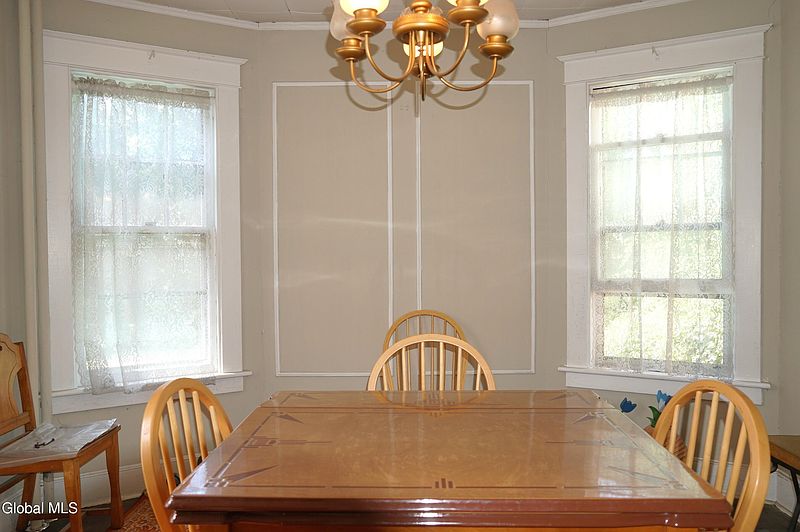 5th image of 808 Lancaster Street