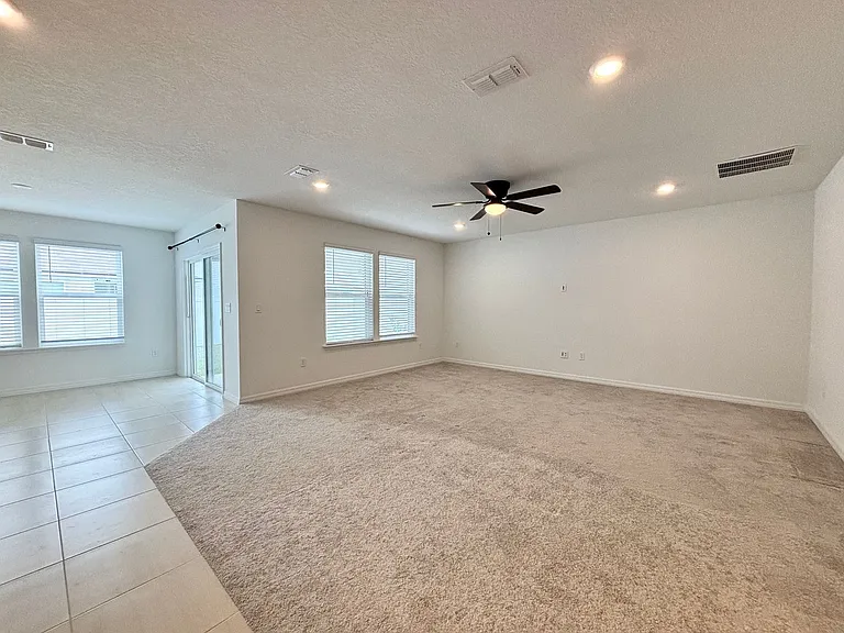5597 Bullseye Cir — Photo 18