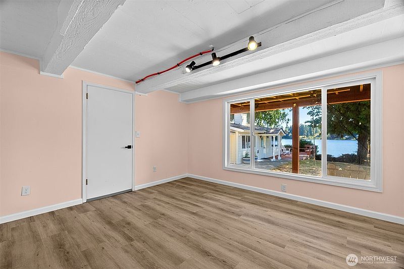 5th image of 7242 49th Avenue SE