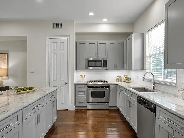 1701 Summer St — Photo 14