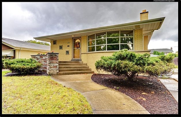 1st image of 10409 S 51st Ct