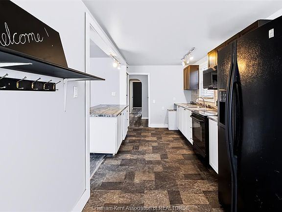 3rd image of 35 Alexandra Ave