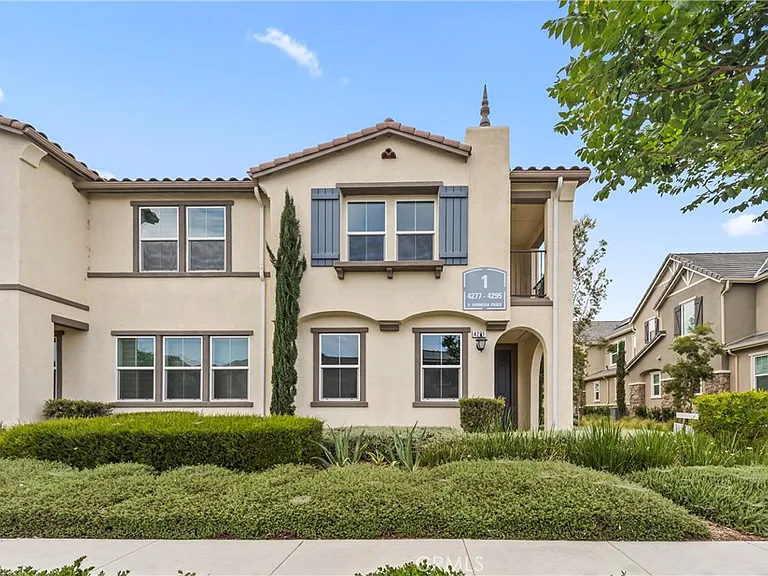4281 S Hermosa Paseo — Photo 2