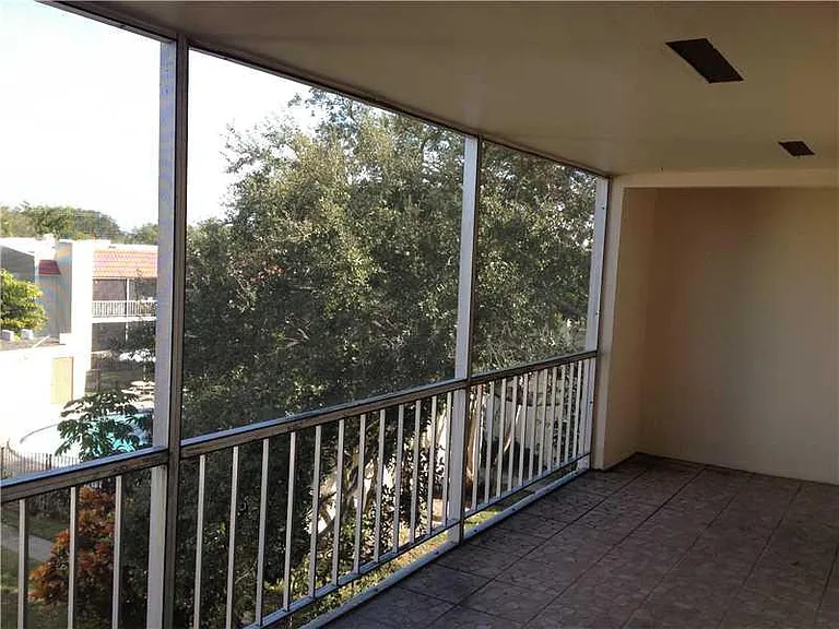 618 NW 13th St #360 — Photo 4