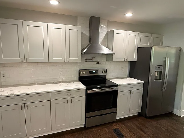 200 Sherwood Dr — Photo 6