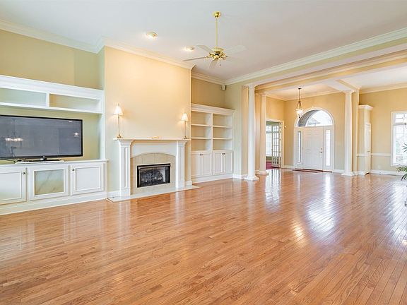 3rd image of 5812 Black Diamond Ln