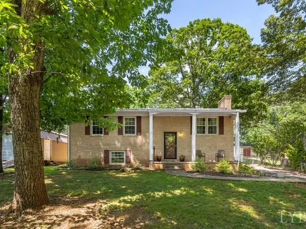 1125 Smith St, Bedford, VA 24523