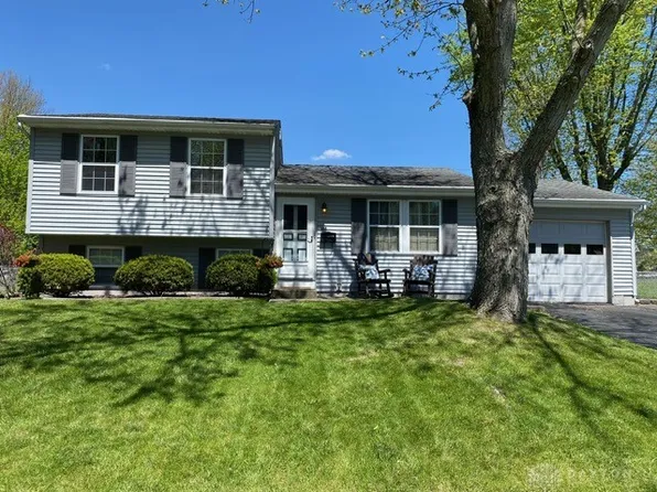 218 Brookwood Dr, Englewood, OH 45322