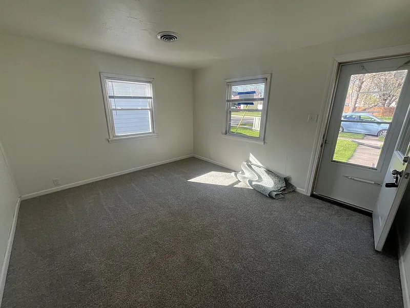 Building Photo - 929 Biemeret St