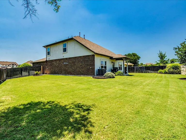 125 Groesbeck Ln — Photo 30