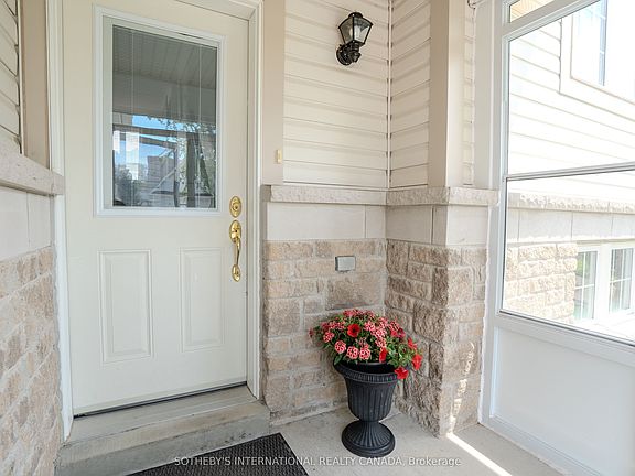 4th image of 19 Grand Poplar Ln