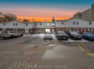 312 Westcourt Pl, Waterloo, ON N2L 2R7