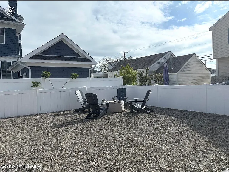 53 C St — Photo 25