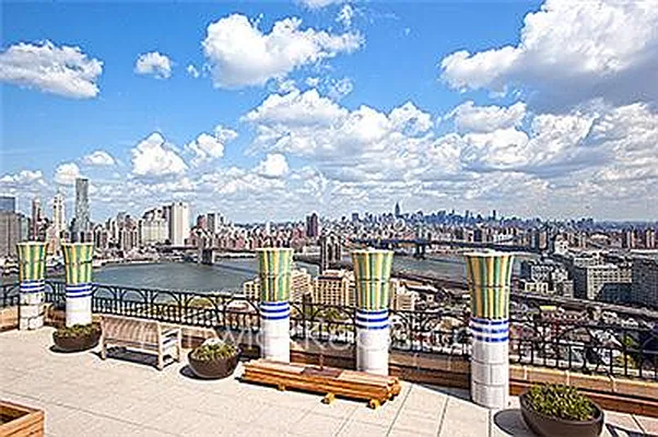 Sold by Fenwick Keats Real Estate | media 10