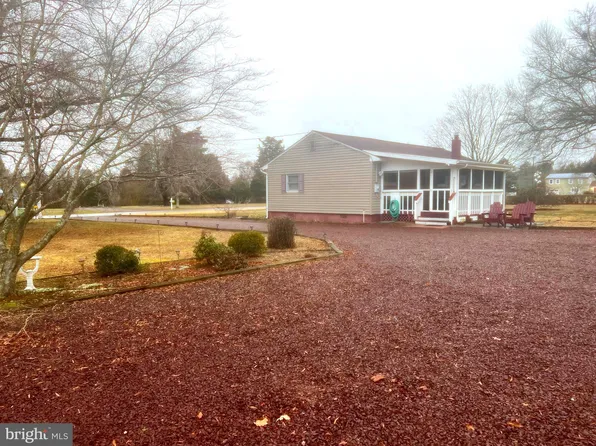 24 Cedar St, Dorchester, NJ 08316