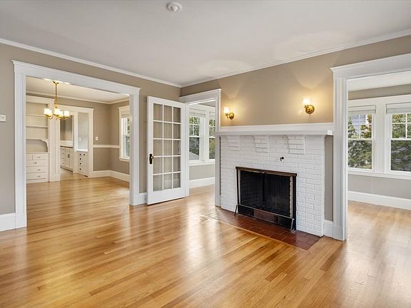 5th image of 31 Brandon Rd #2