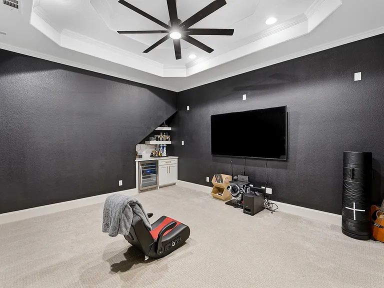 1110 Warwick Ct — Photo 35