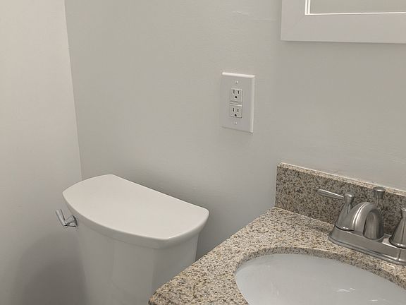 4th image of 736 Mills St #B