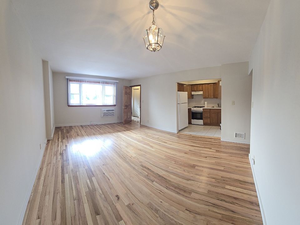 1st image of 17501 Peck Ave #1