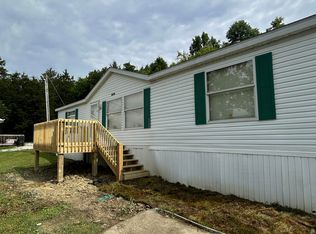 1090 Winchester Rd, Irvine, KY 40336