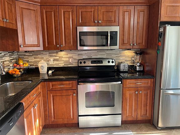 5th image of 3699 Carambola Cir N #2837
