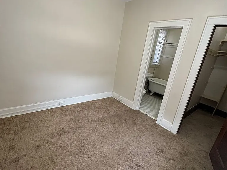 2464 Harney St — Photo 7