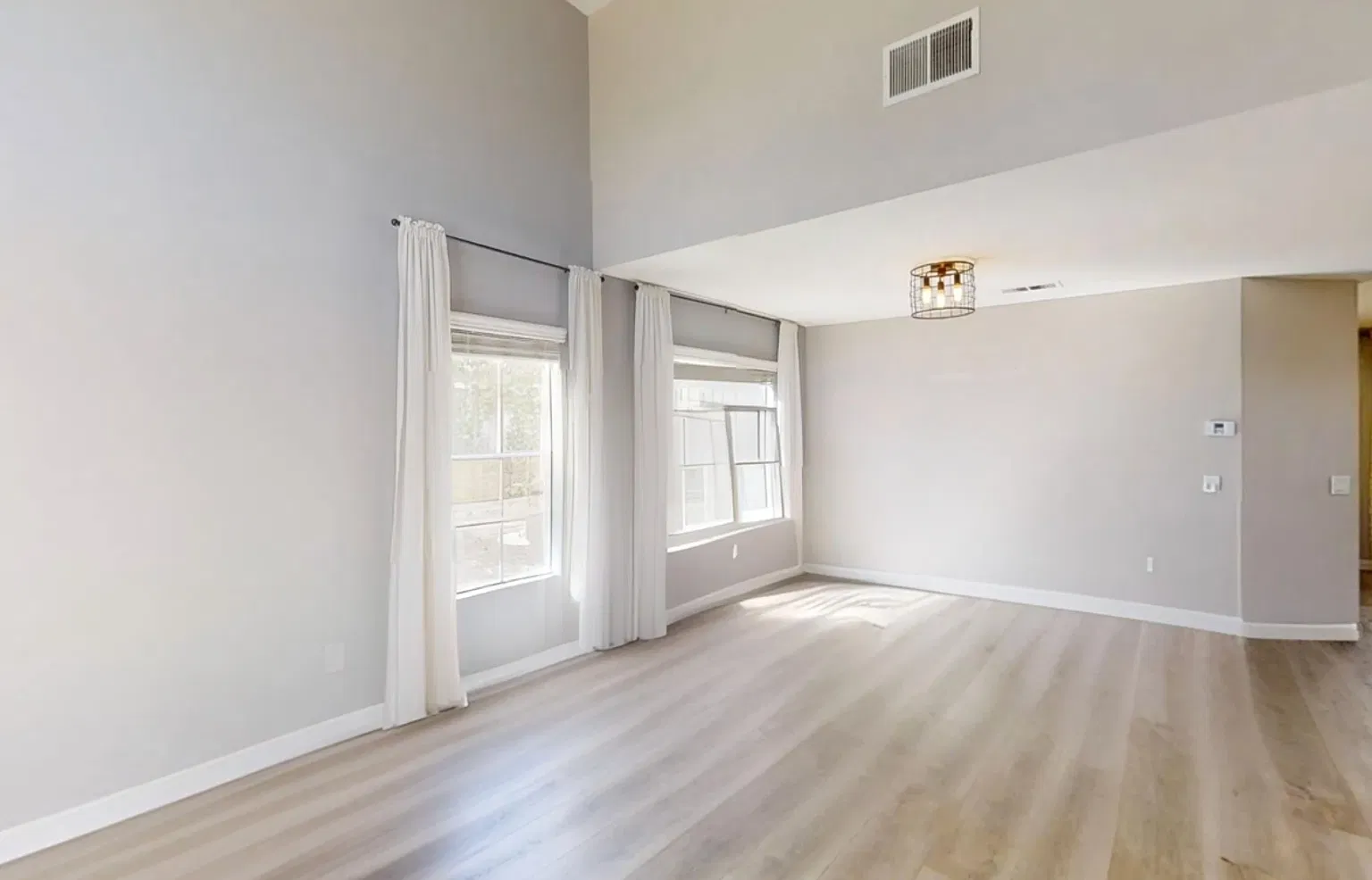 Bright & Charming Corona Home with Large Corner Lot — Photo 3
