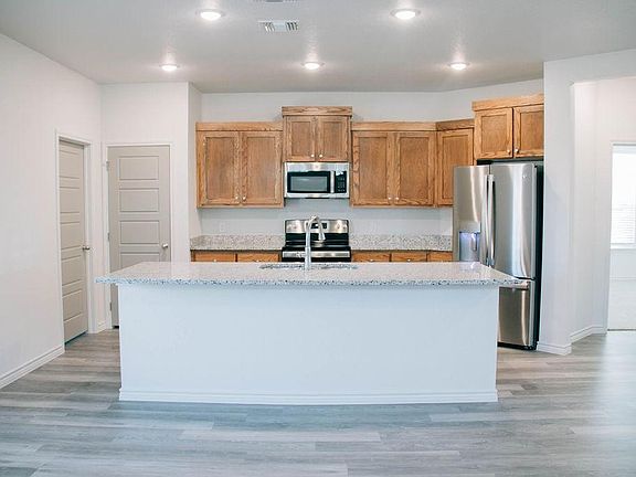 5th image of 2223 Hornbeam St