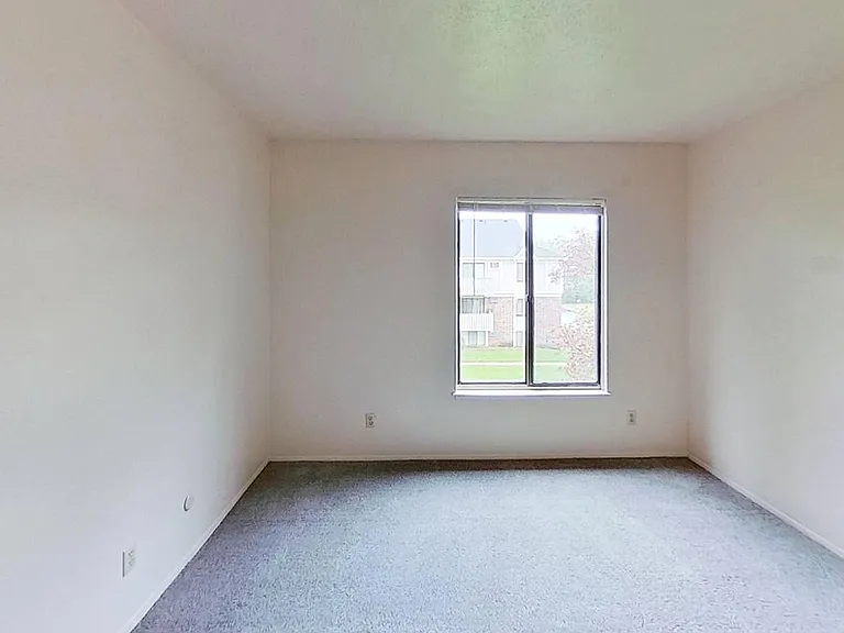 Briarwood Apartments — Photo 16