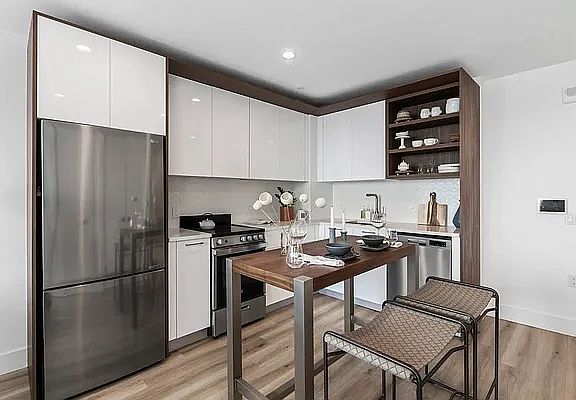 2nd image of 224 E 135th St #2125