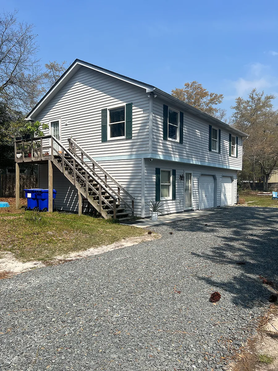 Building Photo - 216 Stuart Ave #A