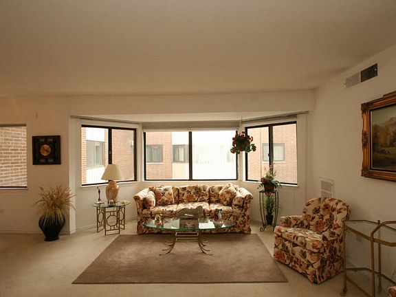 5th image of 5500 Lincoln Ave Unit 313