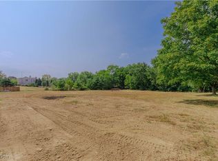 Heckman St NW, Uniontown, OH 44685