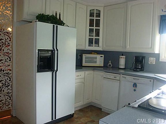 4th image of 2406 Pine Cape Ct