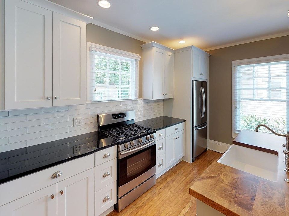 RAHYPU9xdm4 - Kitchen