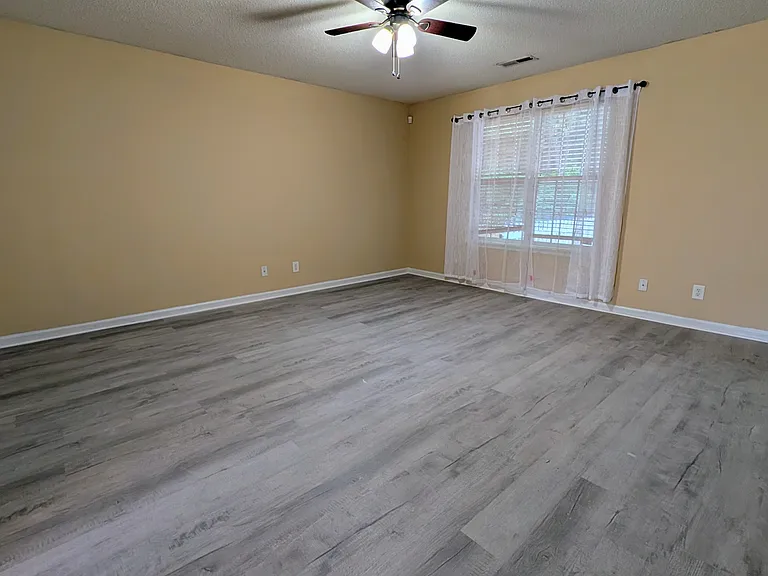 119 Kinnley Ct — Photo 6