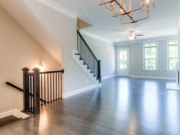 5th image of 2286 McLean Chase SE