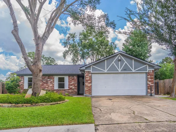 9818 Toucan Ln, Conroe, TX 77385
